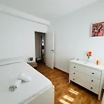 Leisa House