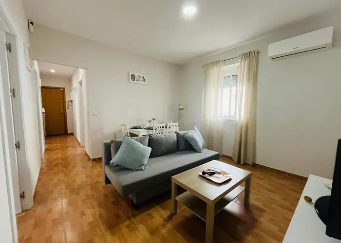 Leisa House