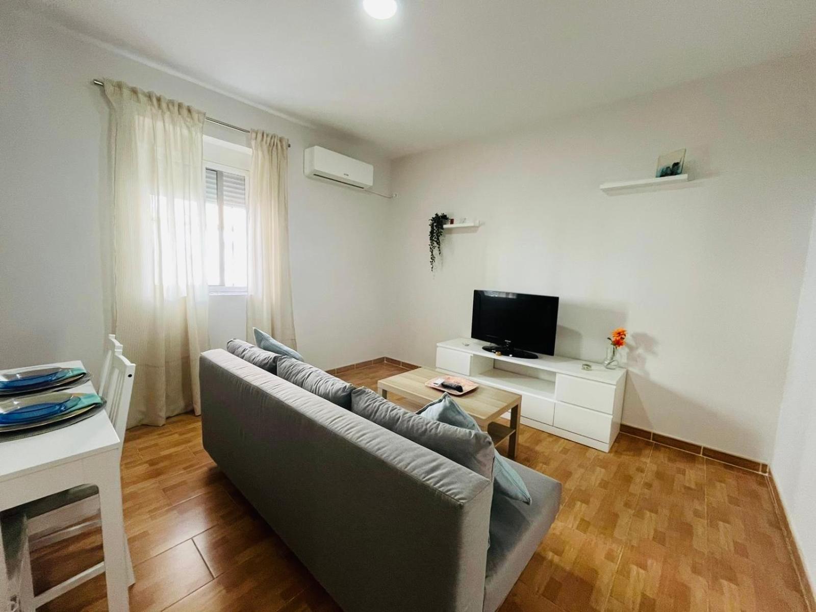 Apartment Leisa House *